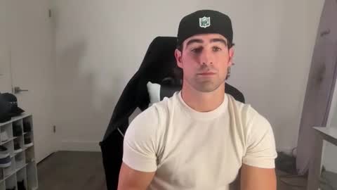 italianstallion336 online show from September 26, 1:46 am
