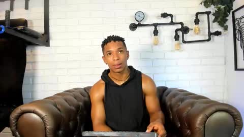 Italo Moore online show from October 2, 12:04 pm