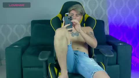 Ithan and Friends online show from July 27, 7:49 am