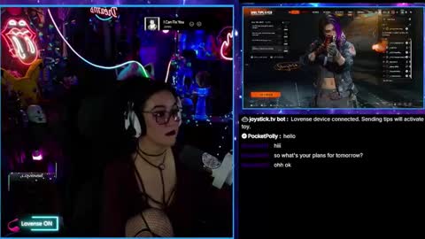 Snapshot of its_pollypocket chatting on October 25, 7:08 am its PollyPocket online show from October 25, 7:08 am