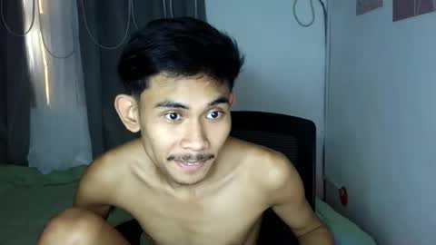 itsjoven_ online show from April 19, 7:31 am