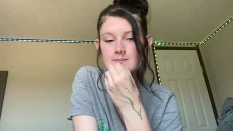 itsKaylaaa online show from June 8, 7:48 pm