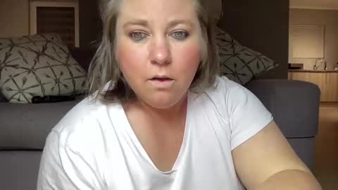 Jade online show from October 2, 7:01 pm