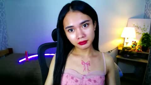 itsmeloveypinay online show from October 9, 6:35 pm