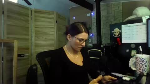Snapshot of itsmesophie_x chatting on September 10, 4:19 pm ItsMeSophie X online show from September 10, 4:19 pm
