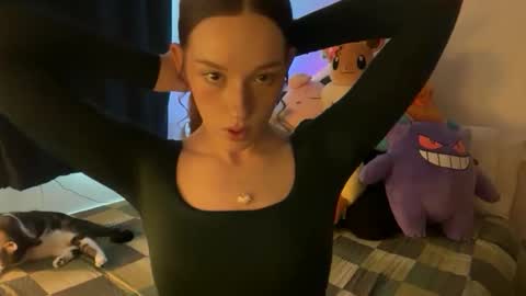 Shea  online show from April 4, 9:11 pm