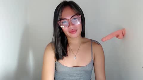 itsurgil_kloeh online show from November 16, 11:01 am