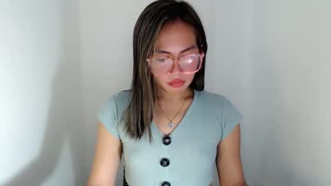 itsurgil_kloeh online show from November 22, 11:57 pm