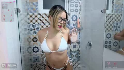 ItsXherry online show from May 26, 2:17 am