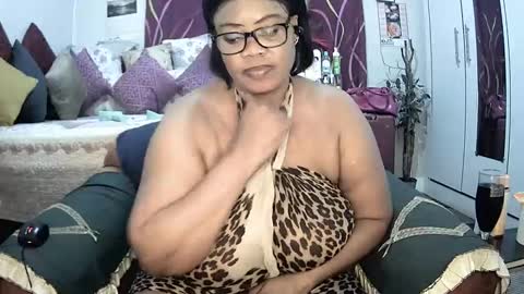 Snapshot of itumeleng74 chatting on February 11, 6:33 pm itumeleng74 online show from February 11, 6:33 pm