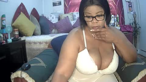 Snapshot of itumeleng74 chatting on February 8, 4:04 pm itumeleng74 online show from February 8, 4:04 pm