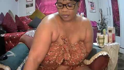 itumeleng74 online show from October 17, 4:49 am