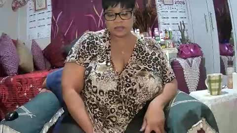 itumeleng74 online show from February 17, 6:18 pm