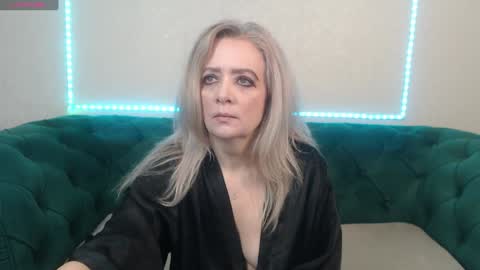 Snapshot of ivanacharm chatting on February 9, 4:25 am ivanacharm online show from February 9, 4:25 am