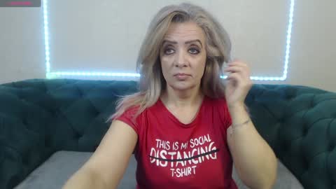 Snapshot of ivanacharm chatting on February 3, 4:35 am ivanacharm online show from February 3, 4:35 am
