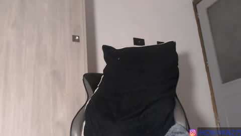 ivanhot279 online show from October 1, 1:48 am