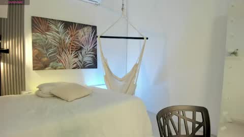 ivania_lua online show from April 18, 11:12 am