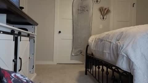 ivey jade online show from November 11, 4:25 am