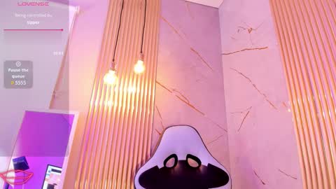 Ivon online show from November 1, 5:23 pm