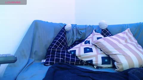 ivonne online show from December 6, 1:38 pm