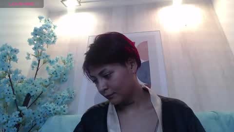 ivonne online show from December 5, 3:33 pm