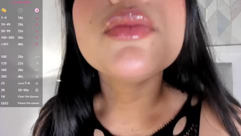 Ivonny Lee online show from April 13, 7:40 pm