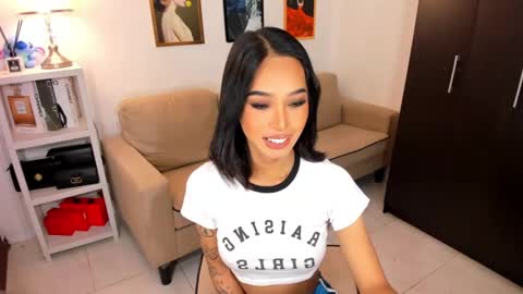 Snapshot of ivorycollins chatting on January 25, 2:15 am kirstenelsie online show from January 25, 2:15 am