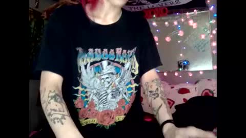 ivorytrixx online show from February 3, 6:40 am