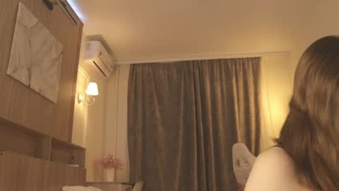 Ivy online show from April 2, 3:14 am