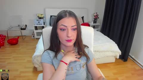 Snapshot of ivyfoxx_ chatting on March 8, 11:48 am IvyFox online show from March 8, 11:48 am