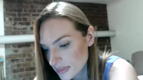 ivygrave online show from November 22, 3:27 am