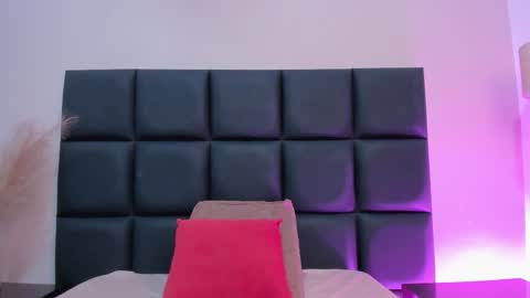 IvyJhonss online show from October 30, 11:55 am