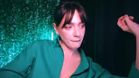 Miss Ivy online show from February 15, 10:10 pm