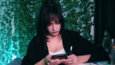 Miss Ivy online show from December 21, 4:46 pm