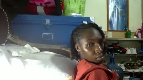 ivyk_ online show from March 3, 12:45 pm