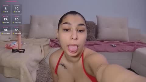 ivymonique online show from October 30, 8:59 am