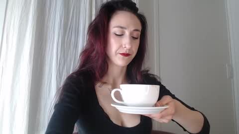 Ivy Rosie online show from June 3, 2:55 pm