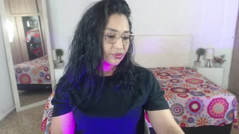 ivyshine7 online show from April 2, 7:32 pm