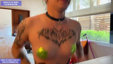 Muse hethey online show from April 21, 11:34 pm