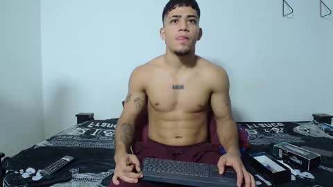 izaack online show from September 9, 9:26 pm