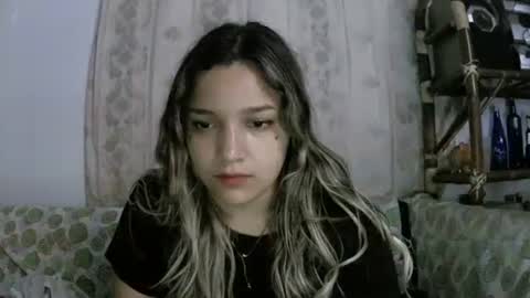 izzy_32 online show from April 1, 7:42 am