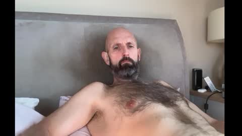 izzysboytoy1 online show from March 3, 10:44 am