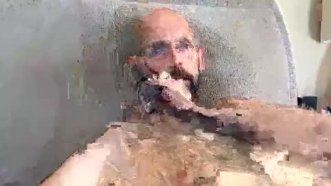 izzysboytoy1 online show from May 1, 9:47 am