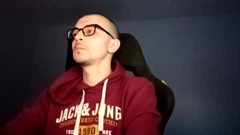 Yoursexxyguy online show from February 15, 10:52 pm