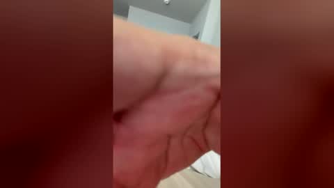 j865769 online show from May 7, 8:37 pm