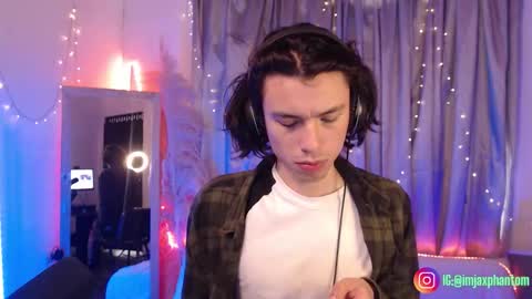 Hey im Jaxxxon check my info     online show from September 26, 3:09 pm