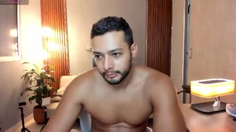 Calix  Independient model Insta and twt Calixsnake online show from June 10, 8:08 pm
