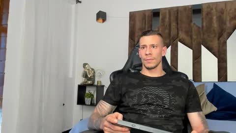 J King online show from January 18, 7:56 pm