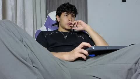 Noah online show from April 12, 12:36 am