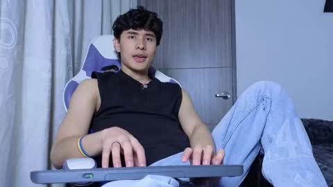 Noah online show from October 8, 8:26 pm